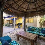 Charming Scottsdale Home With Pool, Hot Tub And Patio!