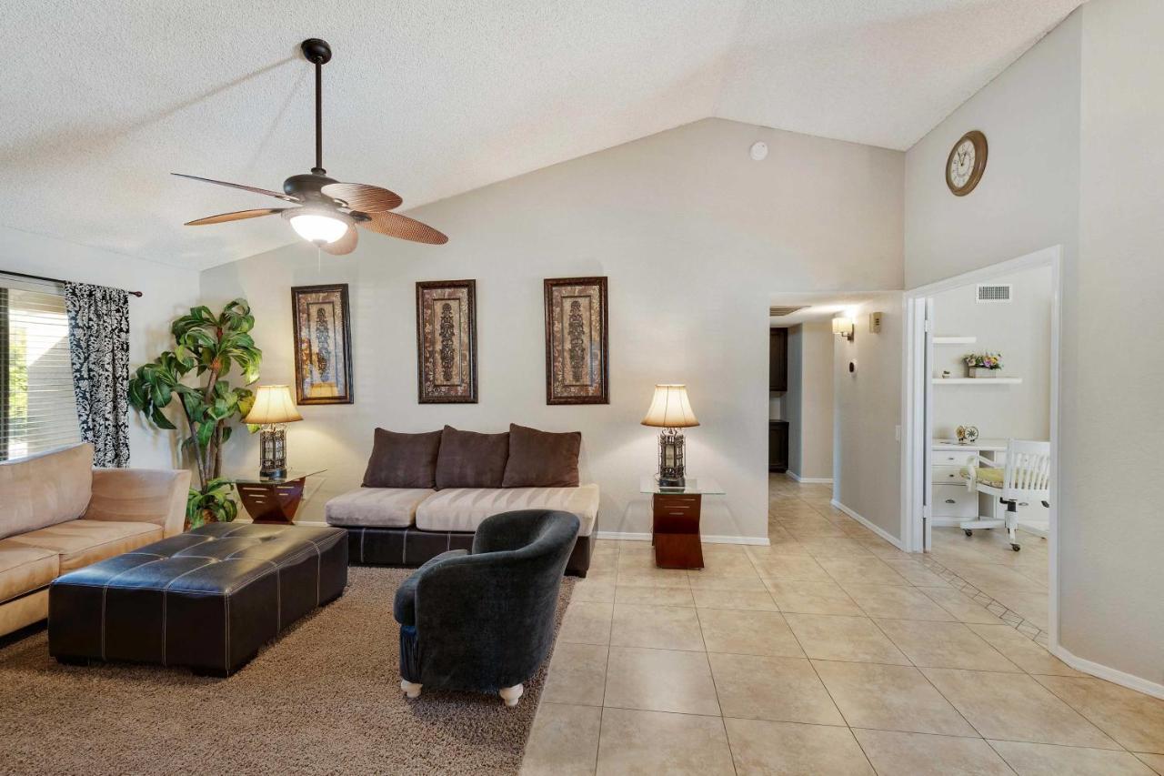 Casa de férias Charming With Pool, Hot Tub And Patio! Scottsdale